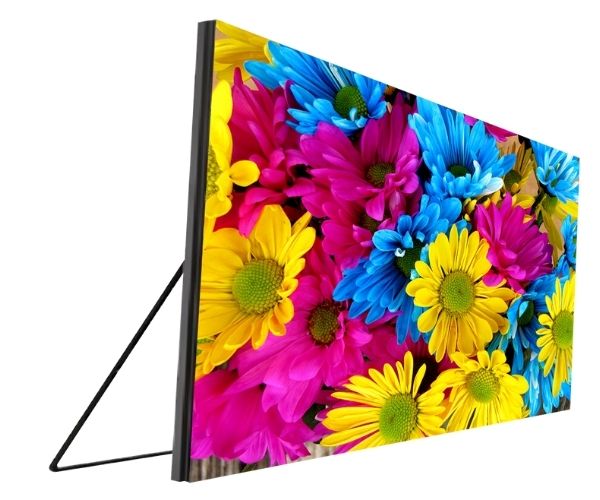 LED display screen for retail showrooms